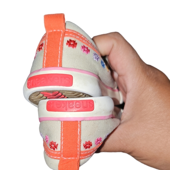 See Kai Run floral Velcro wide toe box sneaker Shoes for toddler girls - Picture 5 of 8